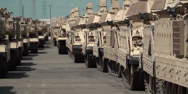США перебросили 400 танков к границам Турции