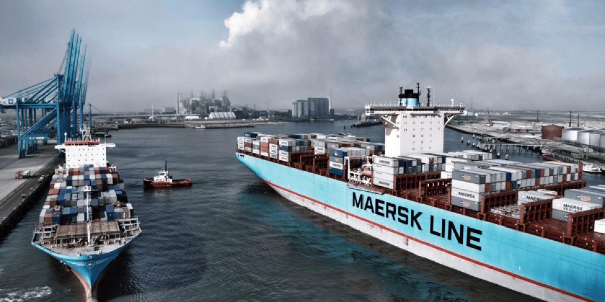 После проишествия в Суэцком канале, Maersk пустил свои контейнеры транзитом через Россию