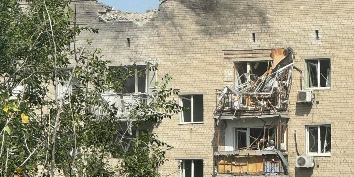Беспилотник атаковал жилой дом в центре Ростова: 13 пострадавших, введен режим ЧС