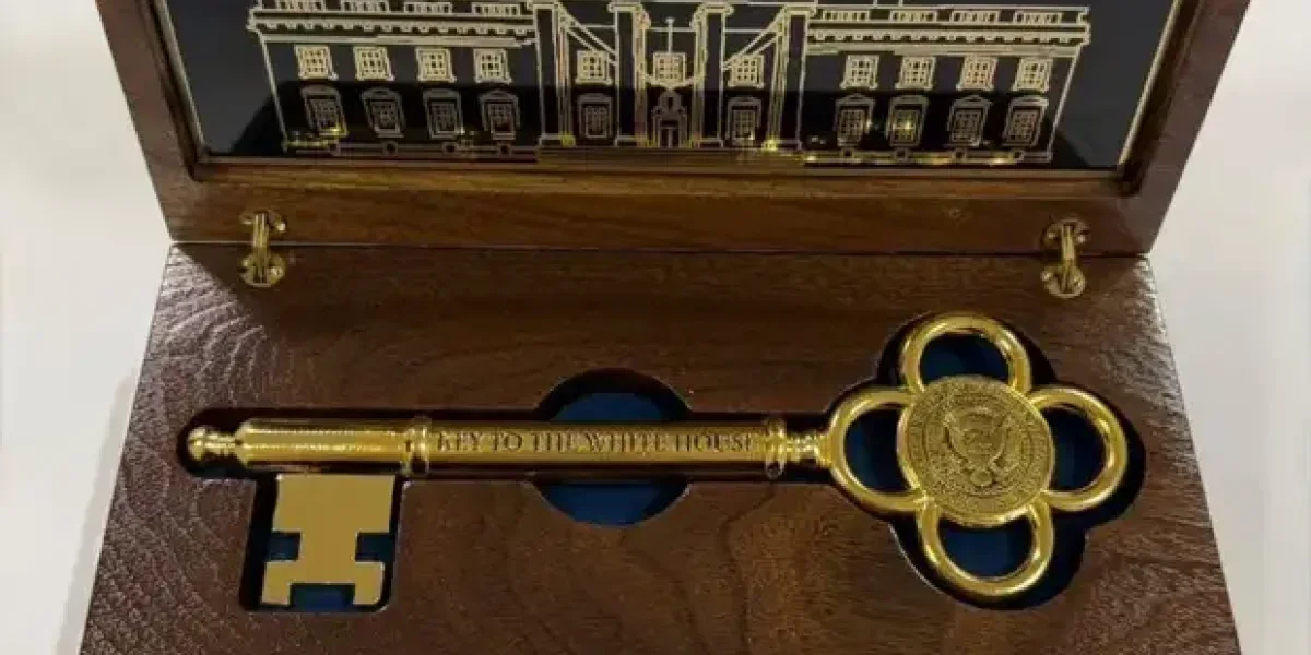 Казах в Алма-Ате набросился на русского из-за российских номеров. А русскую девушку вообще уволили за русский