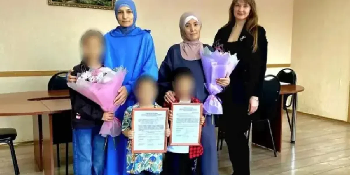 Возмущенных мэром Сердобска Ермаковой назвали «толпой русских». Раздающую мигрантам квартиры хотят вернуть? Возмущенных мэром Сердобска Ермаковой назвали «толпой русских». Раздающую мигрантам квартиры хотят вернуть?